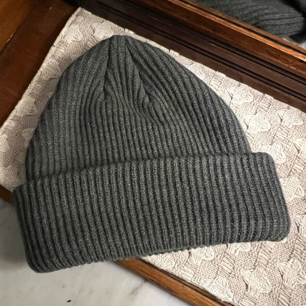 NO BRAND Classic "Shop Local Kentucky" Knit Winter Beanie Hat‎ Grey Adult Sized - Picture 3 of 3